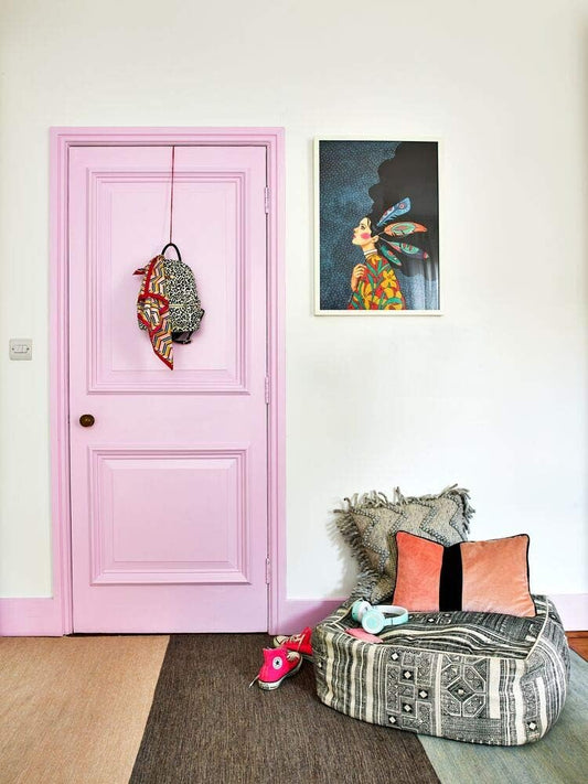 Dulux Matt Emulsion Paint For Walls And Ceilings - Pretty Pink 2.5L