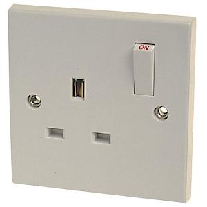 Dencon Electrical 1 Gang Switched Socket 13AMP