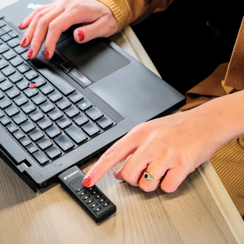 Verbatim Keypad Secure Usb 3.0 Flash Drive 32Gb 49427