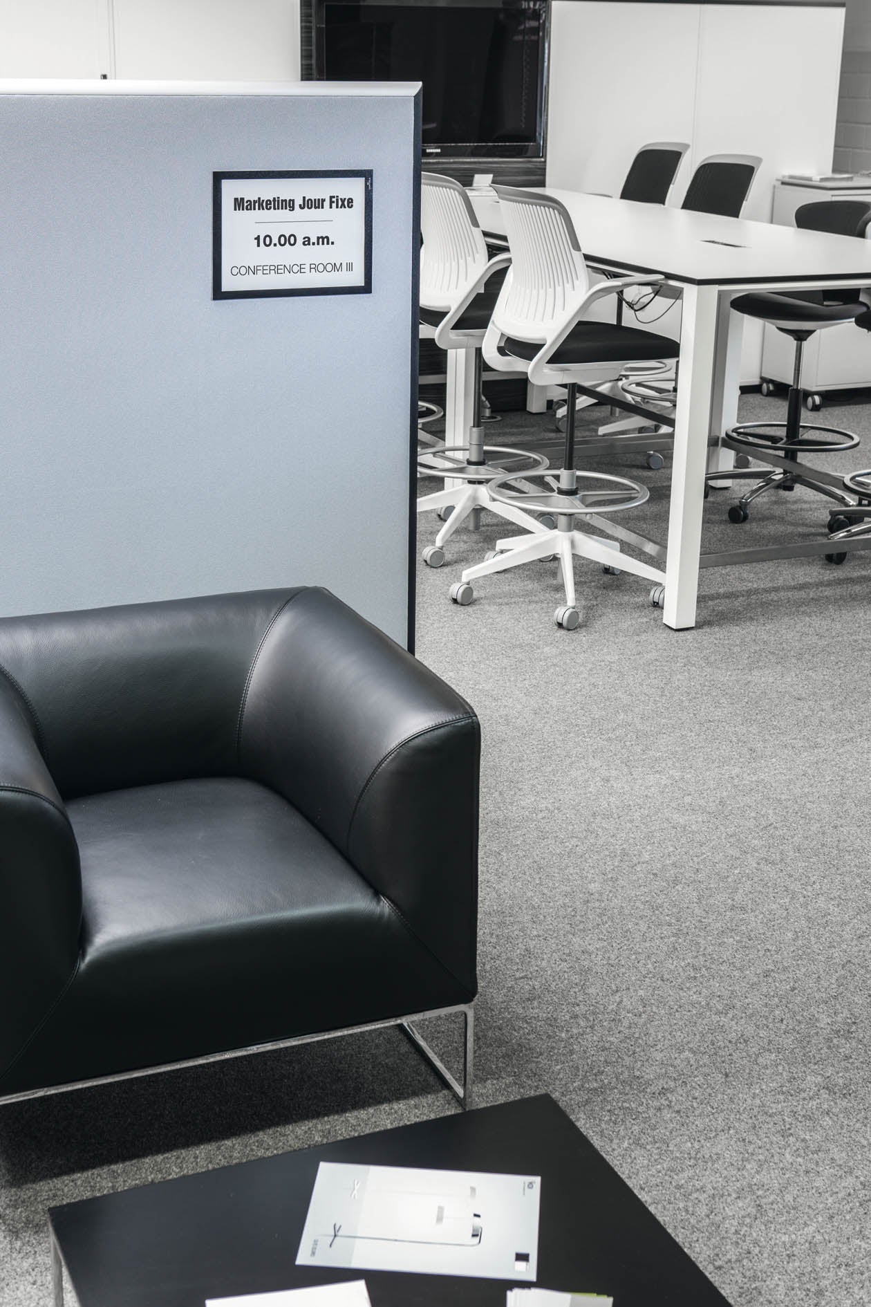 Durable Duraframe Grip Magnetic Display Frame Self Adhesive A4 Black - 496801