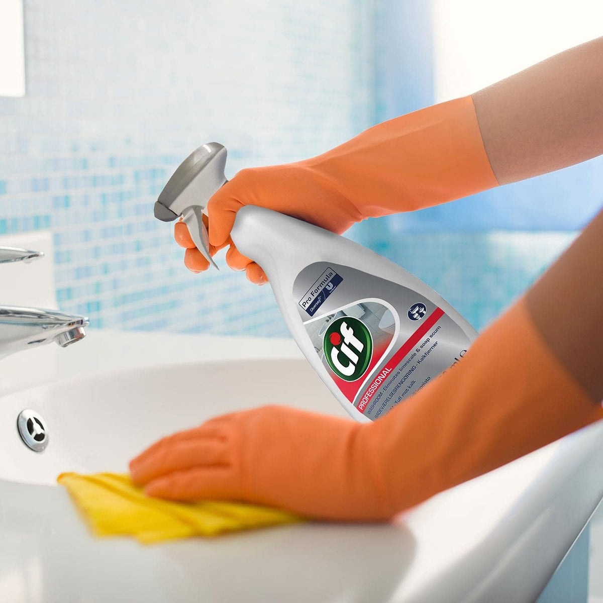 Cif Pro Formula 2-in-1 Washroom 750ml - Washroom cleaner and limescale remover