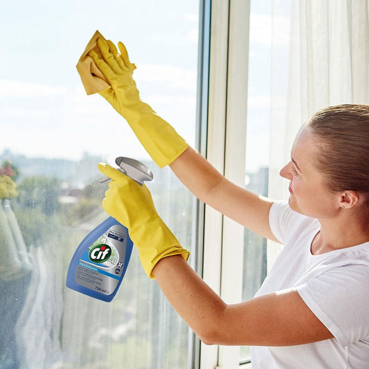 Cif Pro Formula Glass & Multi Surface Cleaner 750ml, Streak free.