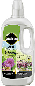 Miracle-Gro 2 in 1 Nourish & Protect Seaweed Plant Food Concentrate 800ml