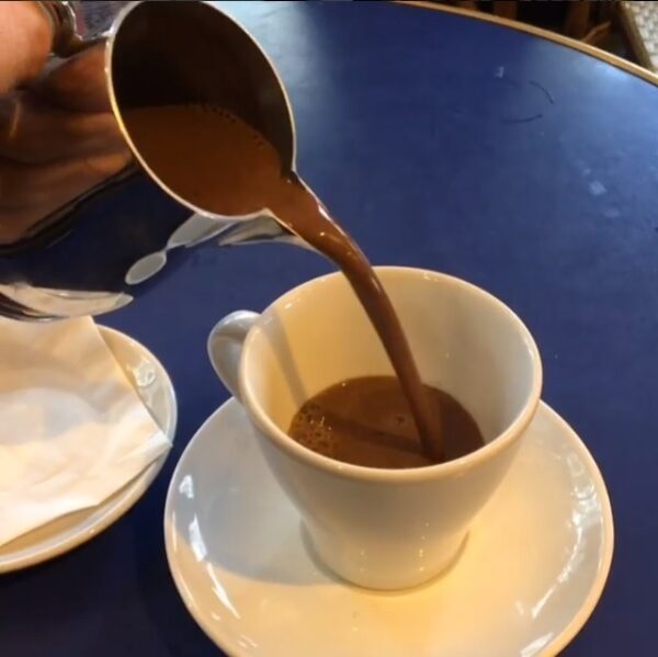 Le Royal Choco Blue 16% Chocolate 1- 10kg Pouches Premium Vending Chocolate